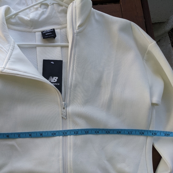 Cool NWT New Balance Athleisure Hooded Jacket - Picture 11 of 12